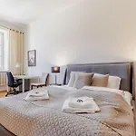 Timeless Old Town Stay By Ecru Wwa83